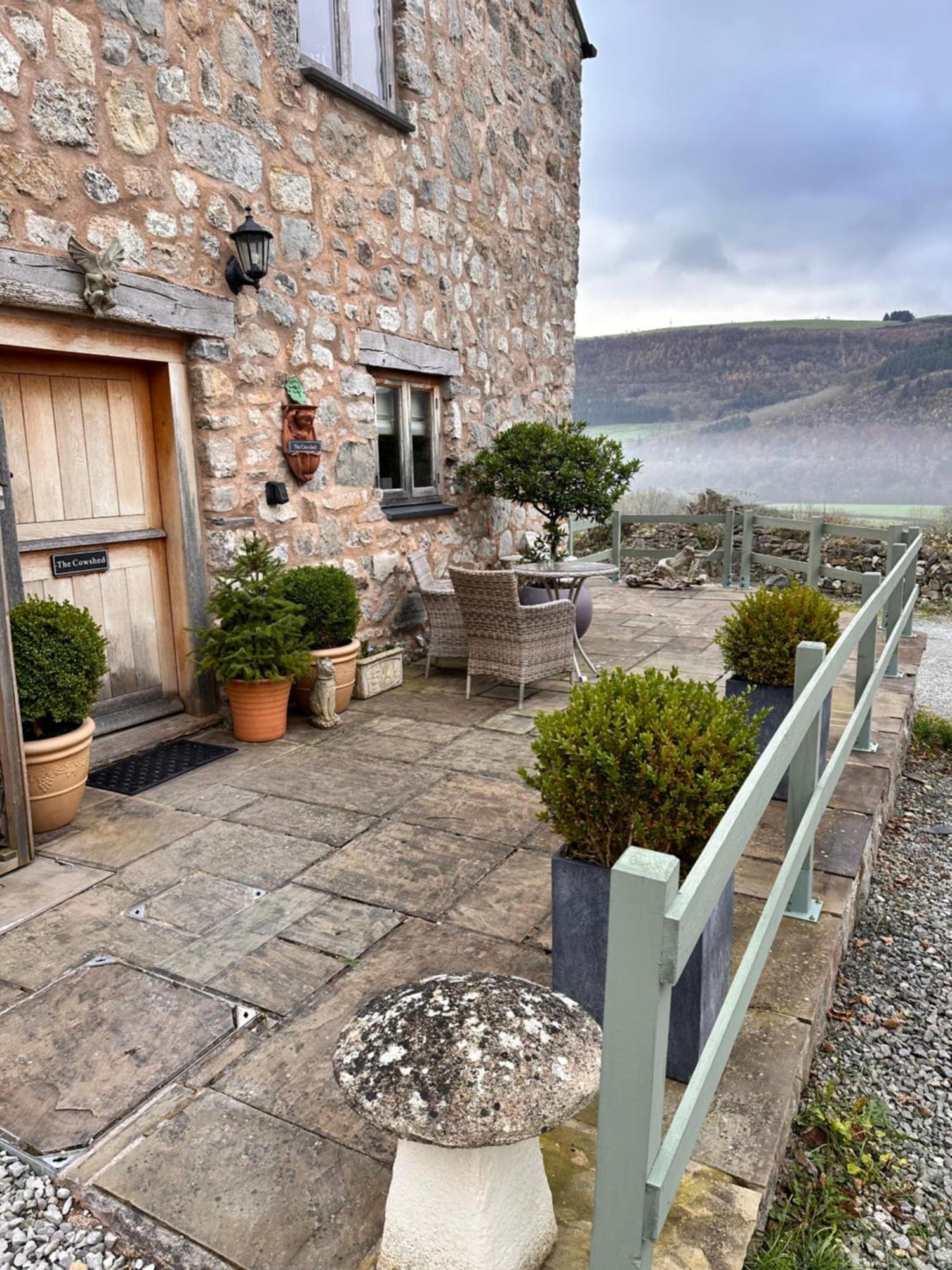 Bed and Breakfast The Cowshed Llangollen Esterno foto
